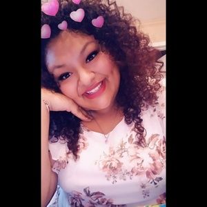 Meet your Posher, Mireya